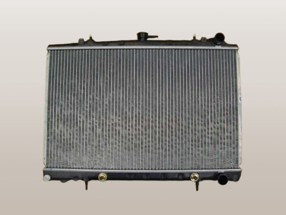 グロリア　ラジエーター　YY31　21460-15V02　社外新品