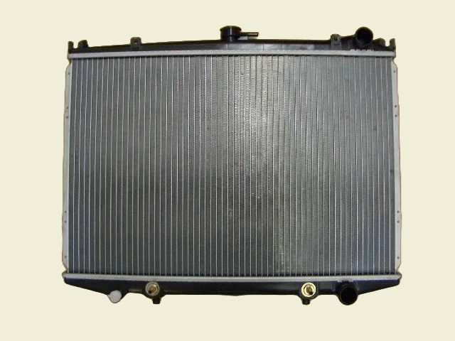ダットサントラック　ラジエーター　QGD21　21460-73P00　社外新品