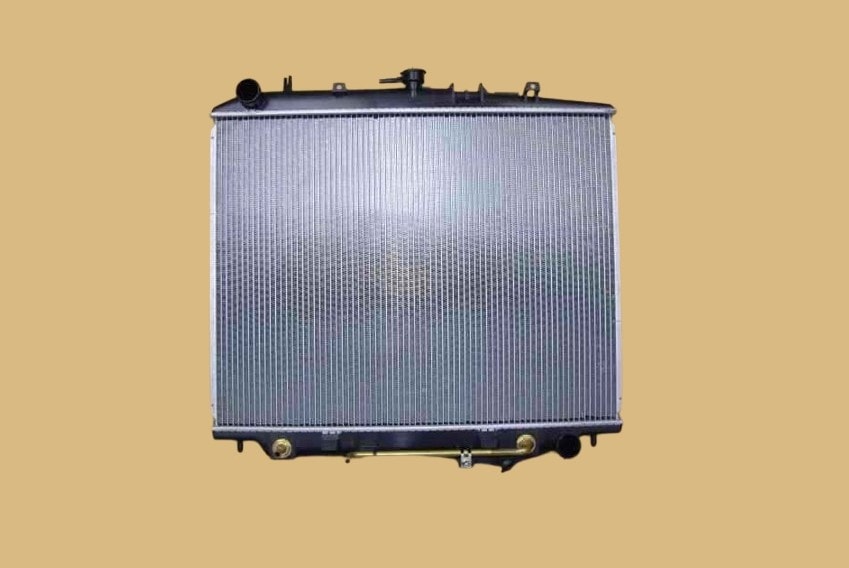 ビッグホーン　ラジエーター　UBS69GW　AT車　8-97169-025-0　社外新品