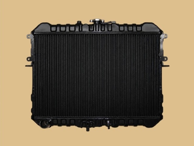ボンゴブローニィ　ラジエーター　SR2AM　RFB5-15-200A　リビルト品