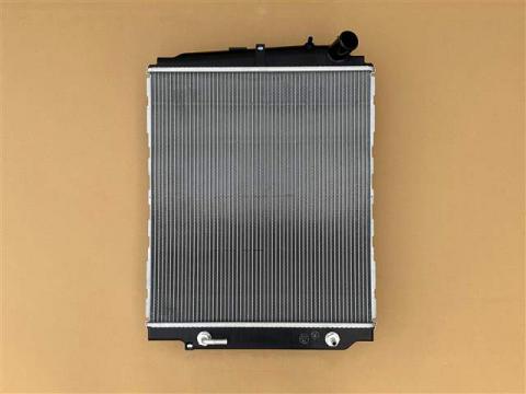 トヨエース　ラジエーター　XZU304H　16400-78391　ブラケット再利用