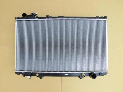クラウンマジェスタ　ラジエーター　UZS157　16400-50180  社外新品
