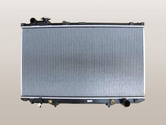 クラウンマジェスタ　ラジエーター　UZS151　16400-50160　新キャップサービス品  社外新品