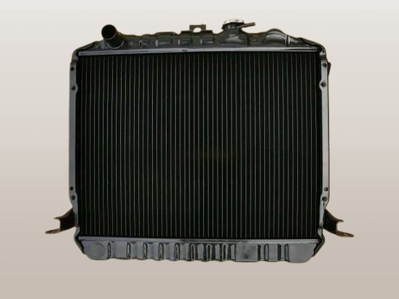 ラジエーター トヨタ ダイナ・トヨエース LY101 3L M/T 1996年10月〜1997年08月 MT車用 参考純正品番：16400-5B290 AP-RAD-0557 ラジエーター トヨタ ダイナ・トヨエース LY101 3L M⁄T 1997年08月