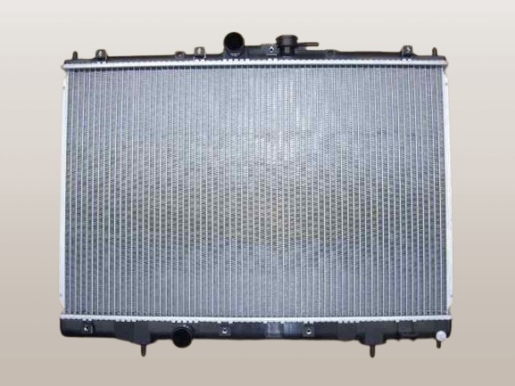 パジェロイオ　ラジエーター　H66W　H67W　H76W　H77W　★MT車用★　MR373172　MR431239　422131-8672　社外新品