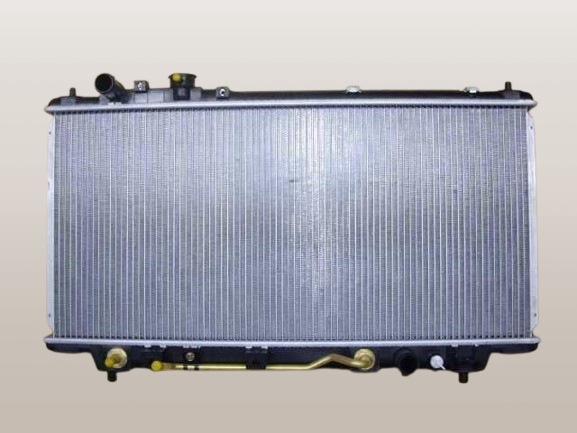 ファミリア　ラジエーター　BHA3P　B596-15-200D　社外新品