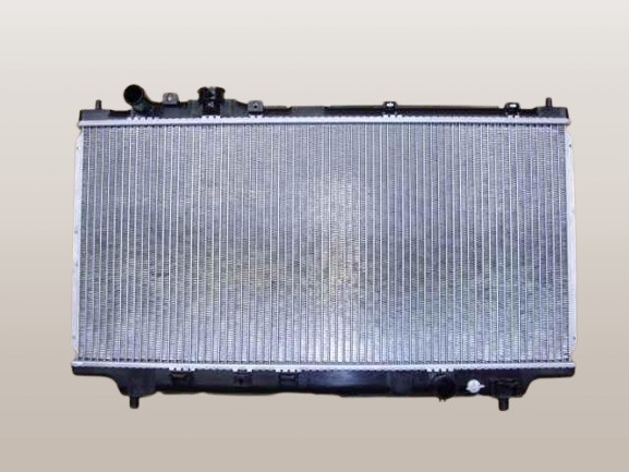ファミリア　ラジエーター　BHA8S　B6BF-15-200G　B6BF-15-200J　社外新品
