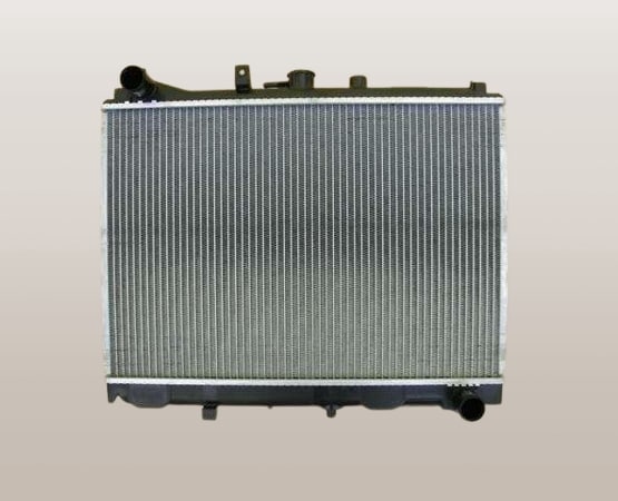 ボンゴブローニィ　ラジエーター　SD2AT　R2M1-15-200　MT車　ブラケット再利用　社外新品