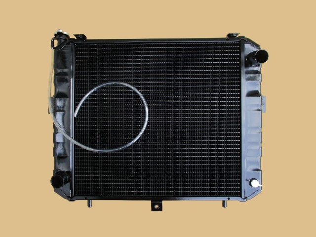 コマツフォークリフト　ラジエター　FG20H-11　MT　3EB-04-21210　新キャップ付き　リビルト品