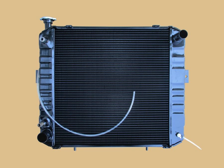 コマツフォークリフト　ラジエーター　SD25-3　AT車　3SB-04-52210　1181-009-0000　リビルト品