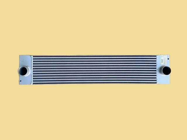 ★ネジ穴2カ所タイプ★　CAT　D6K　キャタピラー　ブルドーザー　アフタークーラー　インタークーラー　286-6911　286-6911-02　リビルト品　コア返却不要
