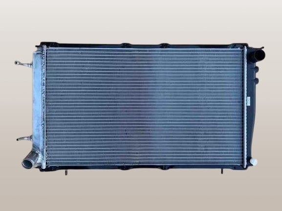 フォレスター　ラジエーター　SF5　45111FC000 　社外強化品