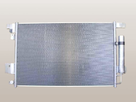 デリカD5　コンデンサー　CV5W　7812A204　社外新品