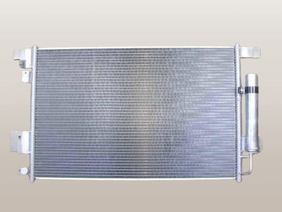 デリカD5　コンデンサー　CV2W　7812A352　社外新品