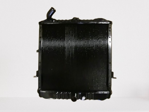 エルフ NPR81 AT ラジエーター エルフ NPR81 AT ラジエーター