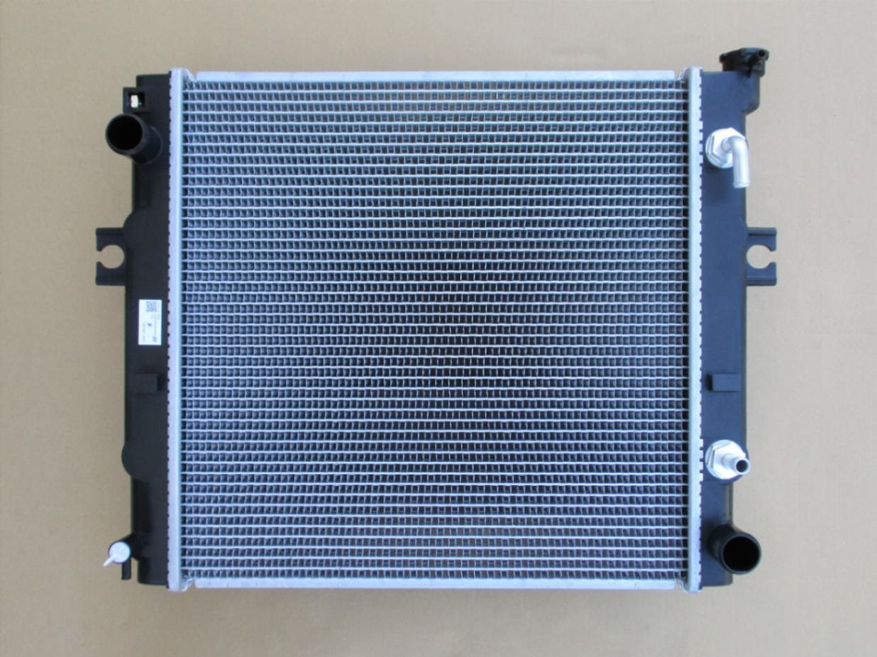 住友フォークリフト　ラジエーター　DBM-D2M　5242053-69　ブラケット再利用　社外新品