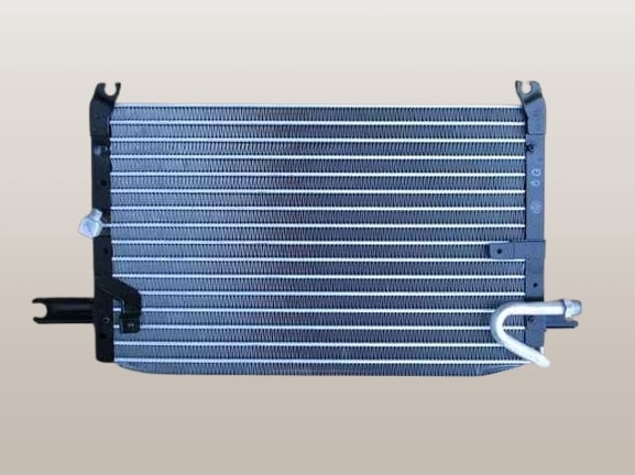 スプリンタートレノ　コンデンサー　AE85　88460-12220　047700-8230　コアのみ商品　社外新品