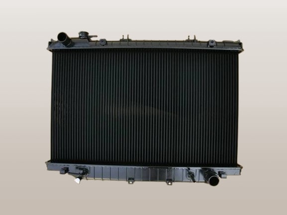 ラジエーター ランドクルーザー FJ80G 16400-61170 ブラケット再利用