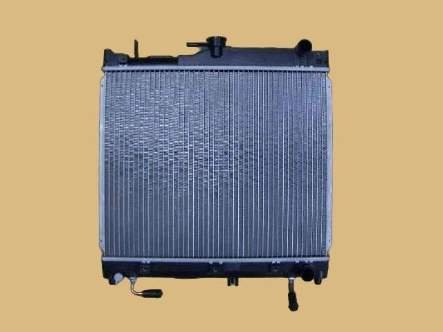 AZ-オフロード　ラジエーター　JM23W　1A18-15-200　上下ホース/クリップ/キャップセット　社外新品