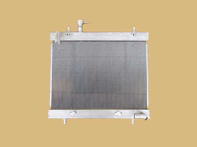 NV100クリッパー　ラジエーター　DR64V　21400-4A00L　上下ホース/クリップ/キャップセット　社外新品