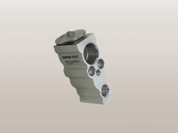 プレオプラス　エキスパンションバルブ　LA350F　LA360F　88515-B2030　447500-4920　O-リング4個同梱　社外新品