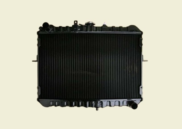 ボンゴブローニィ　ラジエーター　SD29T　SD2AT　RF01-15-200D　★車輌データより適合確認必要★　要コア返却厳守 　リビルト品