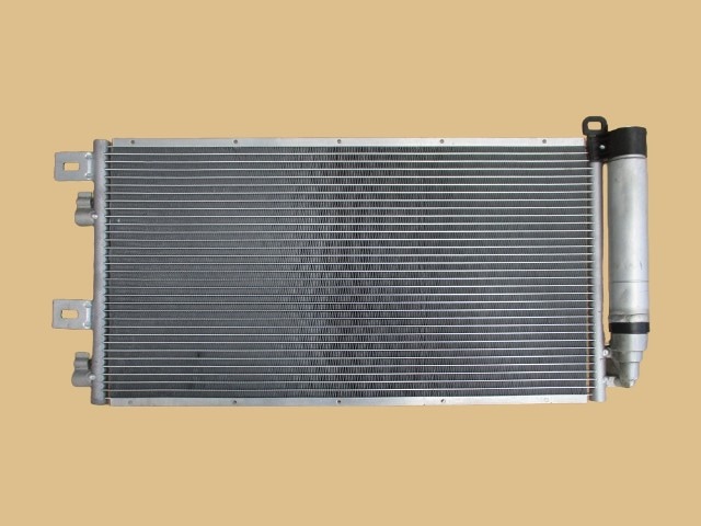 ★リキッドタンクに凹み有り・テストOK・1台のみの特価品★　BMW　ミニ　コンデンサー　RA16　RE16　ME14　64531490572　社外新品