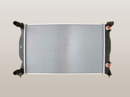 アウディ　A4　S4　GF-8EALT　GH-8EAMBF　ラジエーター　8E0121251B　社外新品