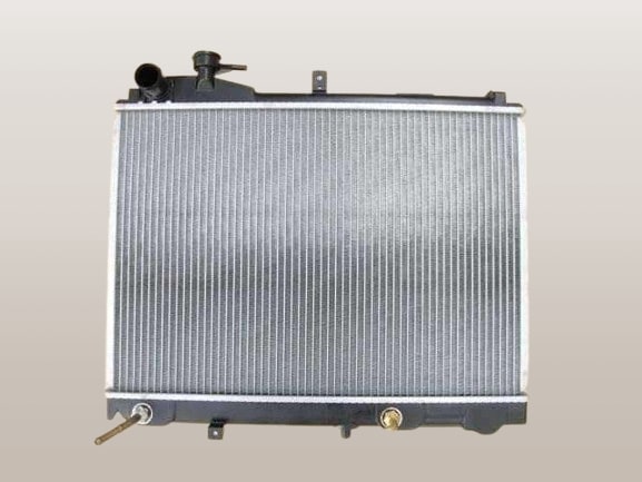 デリカ　デリカカーゴ　ラジエーター　SKF2MM　SKF6MM　AT車　MQ911544　ブラケット再利用　社外新品