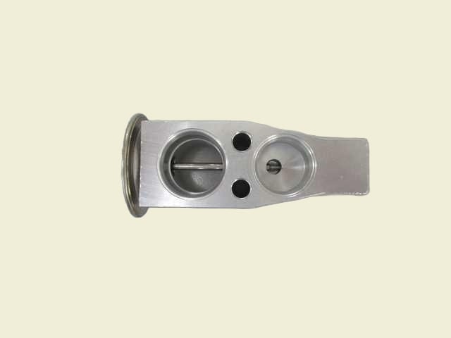 レクサス　エキスパンションバルブ　ZWA10　ANF10　88515-26070　447500-3500　O-リング4個同梱　社外新品