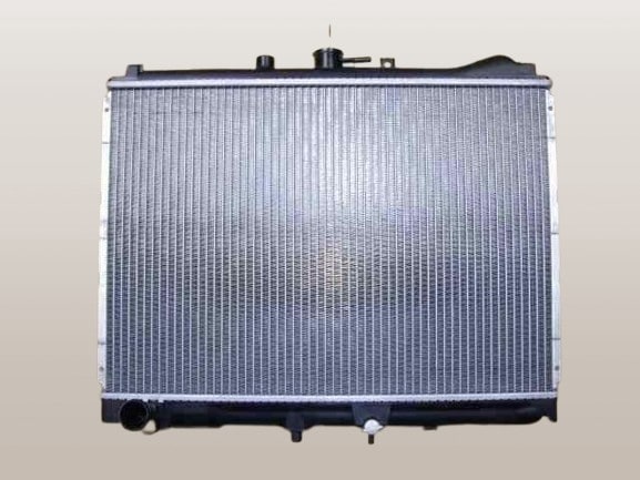 ボンゴ　ラジエーター　SE28M　R2M3-15-V01　ブラケット再利用　MT車用　社外新品