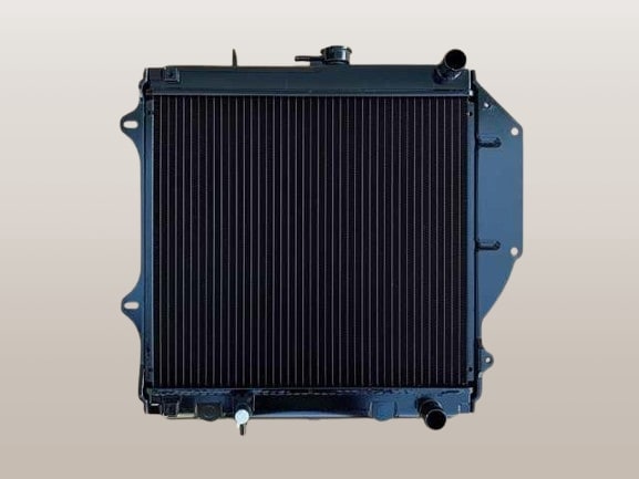 ジムニーシエラ　ラジエーター　JB32W　17700-80C01　MT車用　リビルト品　（タンク劣化/ブラケット無し返却対応専用）