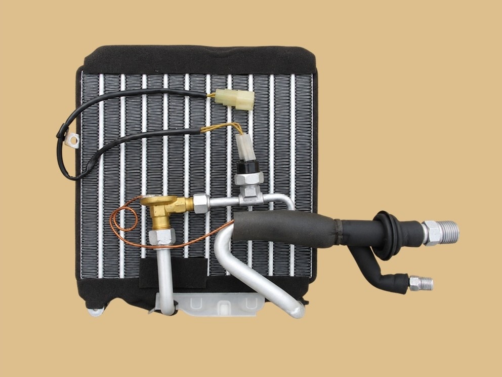 ランドクルーザー　エバポレーター　BJ60V　BJ61V　FJ60V　FJ61V　HJ60V　88501-90A00　エキパンセット　リビルト品