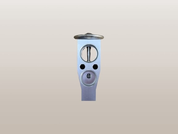 エブリィ　エキスパンションバルブ　DA64V　DA64W　95431-68H10　O－リング4個同梱　社外新品