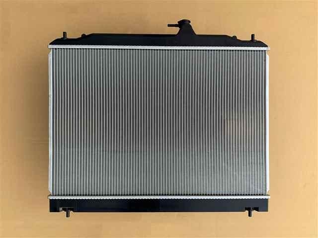 セレナ ラジエーター C25 21410-CY70C ホース、クリップ