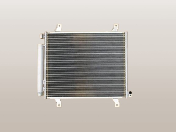 エブリィ　コンデンサー　DA17W　95310-64P00　O-リング付き　社外新品