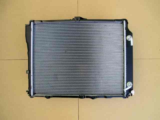トヨタハイエースラジエーターASSY RZH102V 16400-75350新品 200系ハイエース ラジエーター AT車用 1本 16400-75481 16400-75480