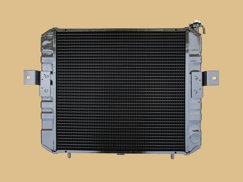 コマツフォークリフト　ラジエター　FG20H-11　AT車　3EB-04-22210　リビルト