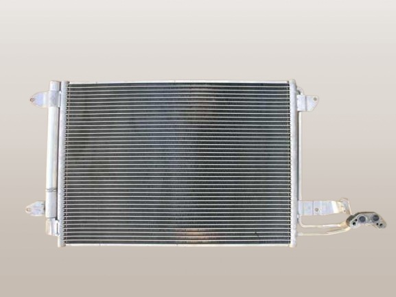 VW ゴルフ コンデンサー 1KAXX 1K0820411Q 社外新品