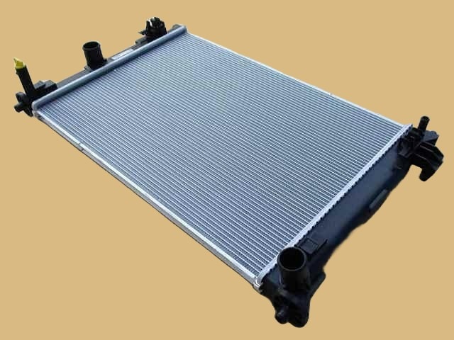 ヤリス ラジエーター MXPA10 16400-15620 有限会社いわきラジエーター