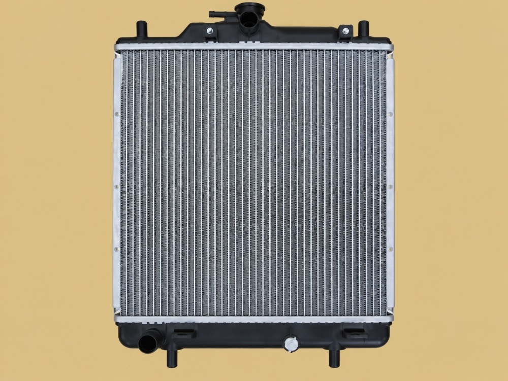 キャリィ　ラジエーター　エブリィ　ラジエーター　DA52T　DB52T　DA52V　DB52V　17700-78A00　上下ホース/クリップ4個/キャップセット　社外新品