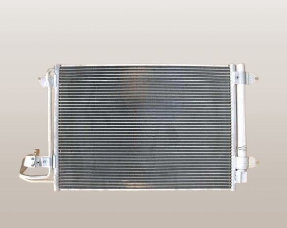 AUDI A3 コンデンサー 8PBVY 1K0820411F 社外新品