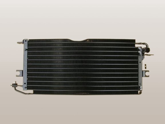 ハイラックス コンデンサー LN106 88460-89115 リビルト品 有限会社