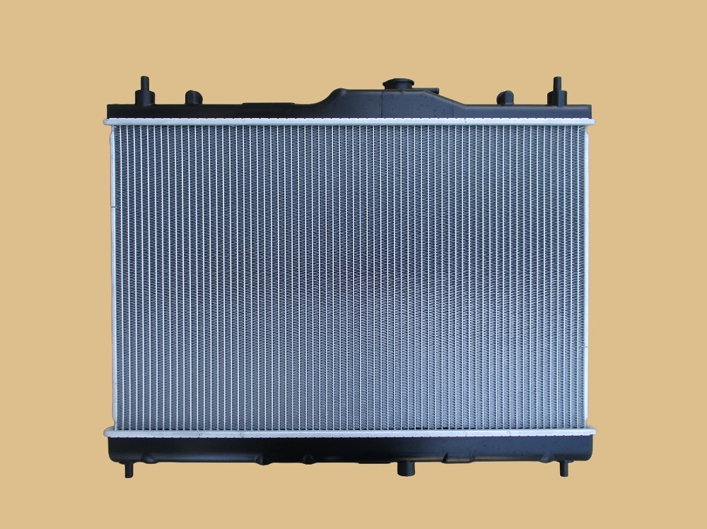 ファミリア　ラジエーター　BVY12　1N31-15-200　社外新品