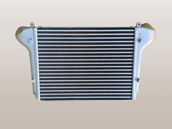 レンジャー インタークーラー FC9JCA 17940-E0640 リビルト品 有限会社