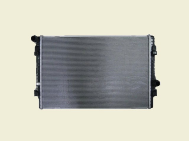 アウディ　A3　ラジエーター　8VCJSL　5WA121251H　社外新品