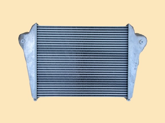 フォワード　インタークーラー　FTR90V2　8-98212-545-1　社外新品