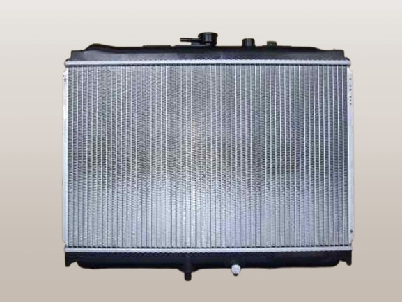 ボンゴ　ラジエーター　SK82T　F82B-15-200A　ブラケット再利用　社外新品