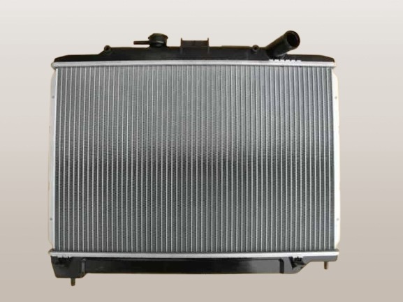 ★「キャラバン」VWME25/CWGE25 AT用ラジエーター★新品・KOYO製 キャラバン ラジエーター VWME25 21460-VW200 有限会社いわきラジエーター