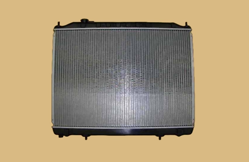 エルグランド　ラジエーター　MNE51　21460-WL700　社外新品